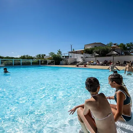 Familiale 3 Etoiles Vue 360 Piscine A Debordement Empl Xxl *
