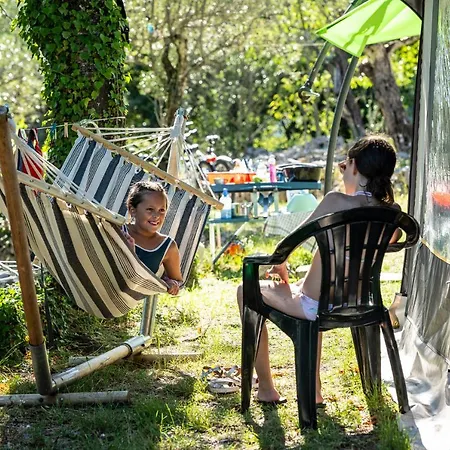 Familiale 3 Etoiles Vue 360 Piscine A Debordement Empl Xxl * Labeaume
