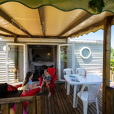 캠프장 Familiale 3 Etoiles Vue 360 Piscine A Debordement Empl Xxl *