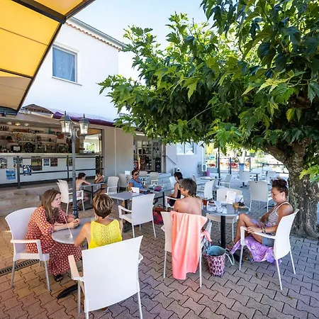 Familiale 3 Etoiles Vue 360 Piscine A Debordement Empl Xxl