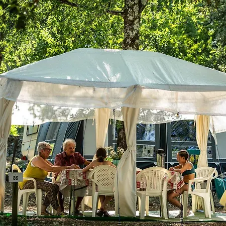 Familiale 3 Etoiles Vue 360 Piscine A Debordement Empl Xxl 캠프장 *