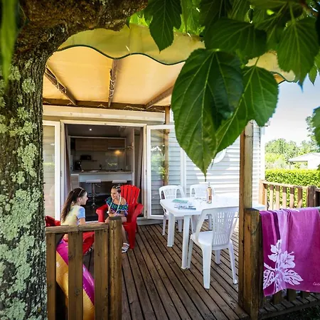 Familiale 3 Etoiles Vue 360 Piscine A Debordement Empl Xxl *