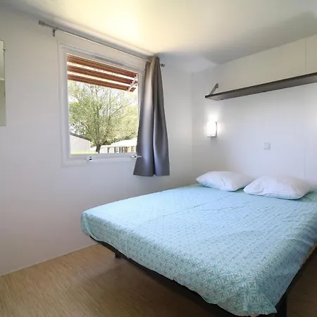 Familiale 3 Etoiles Vue 360 Piscine A Debordement Empl Xxl 라봄